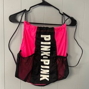 Backpack tote, Victoria’s Secret PINK 
This is in good condition